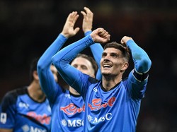 Baru Awal Musim, Napoli Pemali Bicara Scudetto