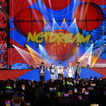 Potret NCT Dream Hibur NCTzen di Korean Wave 2022