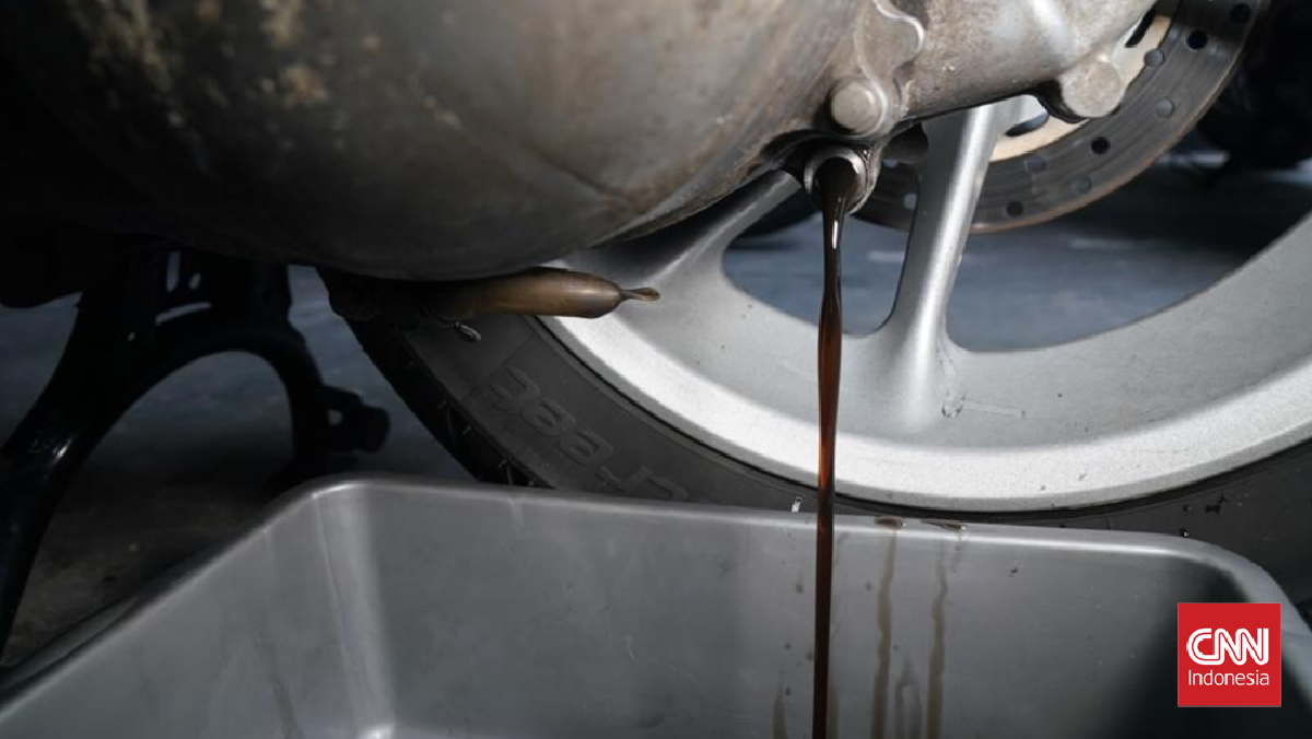 Jangan Buang Oli Bekas Motor Sembarangan