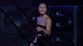 Angela Lee Siap Terima Pukulan Besi Xiong Jing Nan