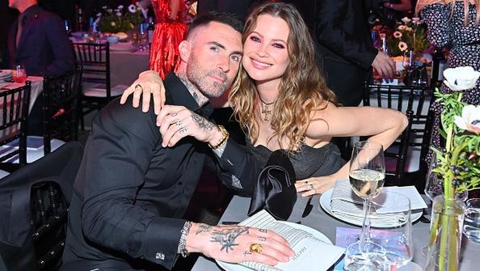 Putus-Nyambung dan Berliku, Ini Perjalanan Kisah Cinta Adam Levine hingga Behati Prinsloo Tetap Pilih Pertahankan Pernikahan Putus-Nyambung dan Berliku, Ini Perjalanan Kisah Cinta Adam Levine hingga Behati Prinsloo Tetap Pilih Pertahankan Pernikahan