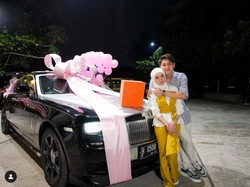Melihat Lagi Kado Mobil Rolls-Royce dari Rizky Billar buat Lesti Kejora