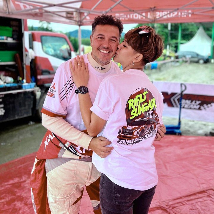 <p>Dalam kemenangan tersebut, Sissy sebut tak akan pernah berhenti untuk mendukung sang suami. <em>"Congratulations champ! l'll never stop supporting you no matter when..I love you and l'm proud of you Pap</em>," tulisnya, dikutip dari akun @sysiio. (Foto: Instagram @sysiio)<br /><br /></p>