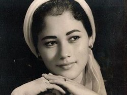 Terungkap! Suzzanna, Ratu Film Horor Doyan Makan Bunga Melati dan Ngerowot