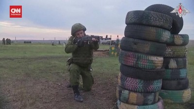 VIDEO: Latihan Perang Pasukan Cadangan Rusia Sebelum ke Ukraina
