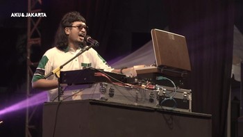 Ajis Pemuda Sinarmas, Pionir DJ Kaset dan Hentak Lagu-lagu Lawas