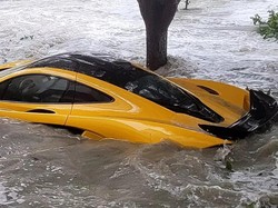 Duh! Baru Dibeli Seminggu, McLaren P1 Seharga Rp 22 M Terendam Banjir