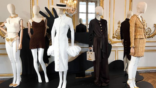 Daniel Roseberry mencoba membangkitkan lagi tradisi infusi couture di ready-to-wear.