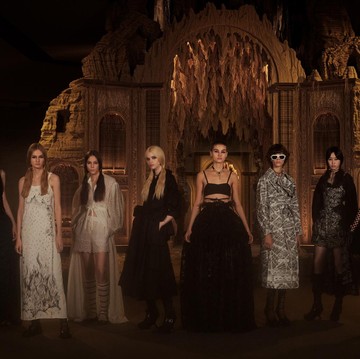img-title Terinspirasi Ratu Prancis, Dior Buat Korset Jadi Lebih Modern di Koleksi Spring/Summer 2023
