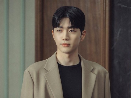 5 Fakta Kang Hoon, Bintangi Drama Korea The Red Sleeve hingga Little Women