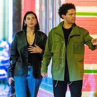 Kepergok Ciuman Usai Dinner, Dua Lipa dan Trevor Noah Pacaran?