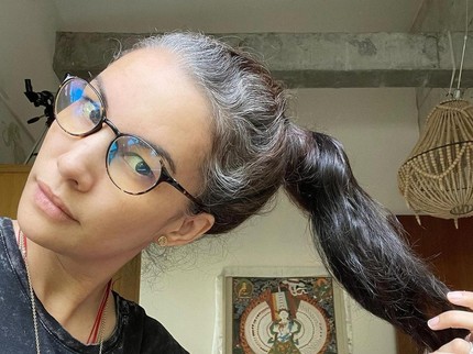 7 Potret Penampilan Nadya Hutagalung, Tuai Pujian dengan Rambut Beruban