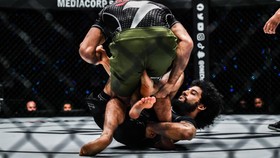 ONE 161: Sambo yang Dibanggakan Khabib Tak Berdaya di Hadapan Jiujitsu