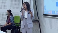 <p>Dalam kesempatan itu, Prilly juga bercerita bahwa pada awalnya ia merasa gugup. "Awalnya deg2an karena tidak terbayang akan seperti apa respon mahasiswa di kelas, meski di kuliah umum online sebelumnya dapat sambutan yang baik." (Foto: Instagram @prillylatuconsina96)<br /><br /><br /></p>