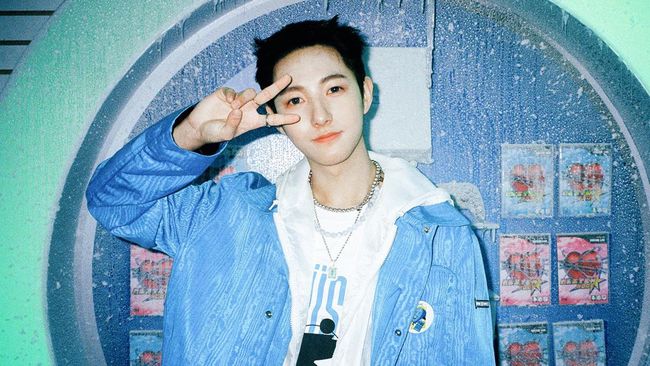 Renjun NCT Dream mencicipi catwalk Citayam Fashion Week setelah tampil di Korean Wave 2022. Ia unggah momen itu dengan keterangan berbahasa Indonesia.