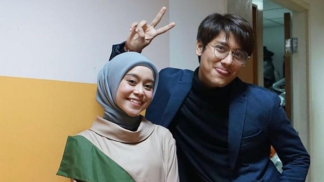 Rizky Billar Ungkap Chat Lesti Kejora Usai Bikin Laporan KDRT Rizky Billar mengungkapkan Lesti Kejora mengirimkan pesan sehari setelah membuat laporan KDRT pada September lalu.