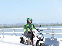 Jajal Motor Listrik Electrum, Sandiaga Uno: Pemakaiannya Lebih Irit!