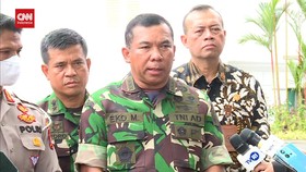VIDEO: HUT TNI Digelar Di Istana Merdeka, Ada Defile Sampe Bundaran HI