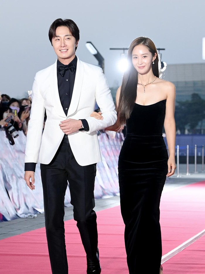 APAN Star Awards 2022 menghadirkan Jung Il Woo serta Kwon Yuri (Girls' Generation) sebagai MC di pergelaran acara tahun ini./ Foto: soompi.com