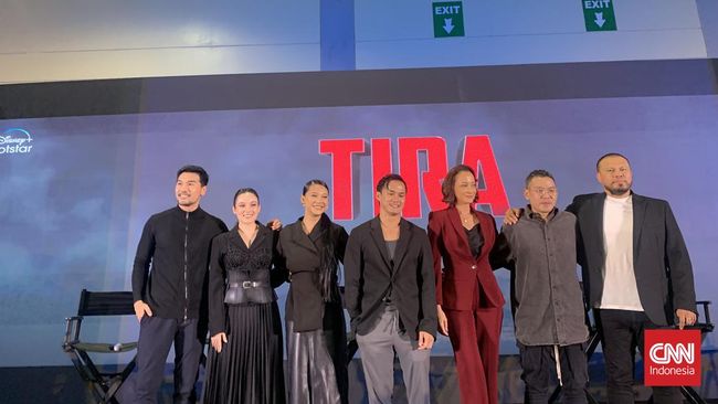 Jagat Sinema Bumilangit memastikan bahwa serial pertama mereka, Tira, akan tayang pada 2023 mendatang dengan aktris Chelsea Islan sebagai pemeran utama.