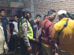 Gagal Bawa Kabur Motor Saat COD, 2 Pelajar di Mojokerto Dimassa Warga