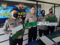 Ternyata Ada Mobil Pelat Nomor Hijau di Indonesia, Ini Artinya