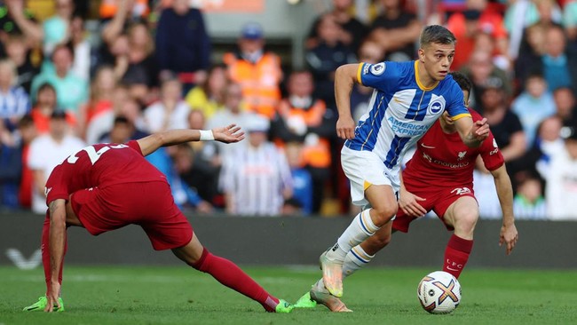 Leandro Trossard mencetak hattrick yang menggagalkan kemenangan Liverpool dalam duel lawan Brighton and Hove Albion, Sabru (1/10).