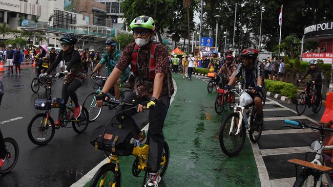 Komunitas Bike to Work (B2W) Indonesia mencabut predikat 'Kota Ramah Sepeda' untuk DKI Jakarta yang sebelumnya diberikan pada 2021.