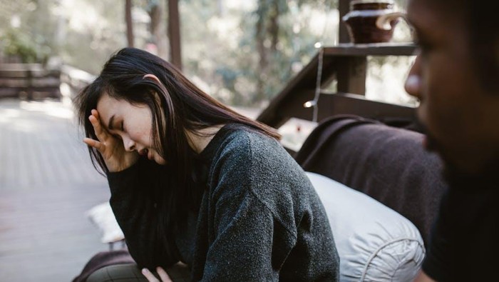 jangan hanya diam, sampaikan apa yang kamu rasakan kepada pasanganmu setelah mengetahui dia berselingkuh