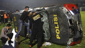 FOTO: Noda Tragedi Kanjuruhan Tewaskan 127 Orang