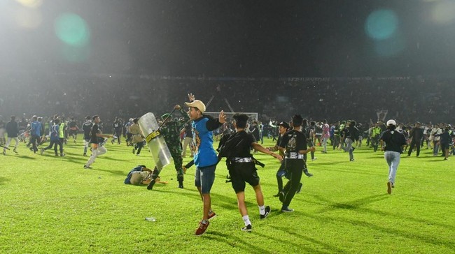 Ketua Komite Disiplin (Komdis) PSSI Erwin Tobing merespons soal dugaan over capacity atau kelebihan kapasitas di Stadion Kanjuruhan.