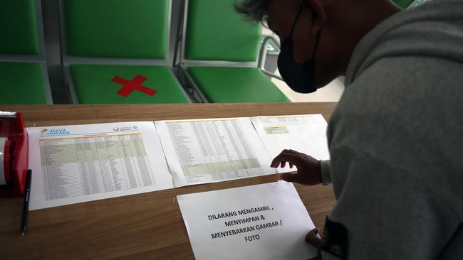 Dokter Harun dari RS di Malang yang menangani korban Kanjuruhan tak menjelaskan soal dampak gas air mata pada korban saat diperiksa Polda Jatim.