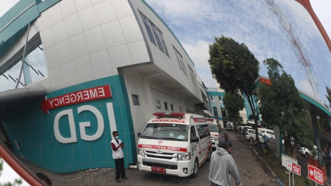 Ketua Umum PB IDI Adib Khumaidi menilai RUU Kesehatan berpotensi mengkriminalisasi dan melemahkan profesi dokter.