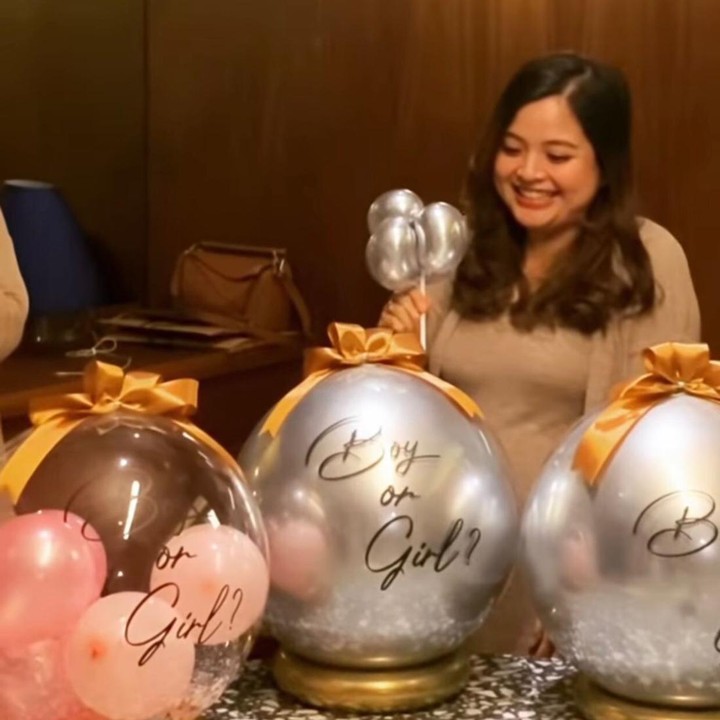 <p>Dilihat dari <em>posting</em>-an Instagram-nya, Tasya mendapatkan giliran kedua untuk memecahkan balon yang dipegangnya, Bunda. (Foto: Instagram: @tasyakamila)</p>