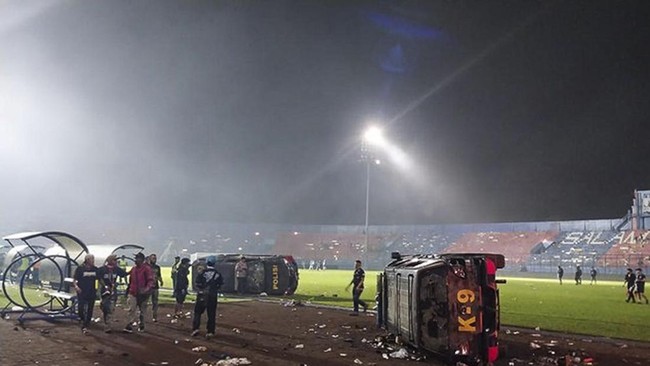Tim Gabungan Independen Pencari Fakta (TGIPF) Kanjuruhan mengungkap kronologi Tragedi Kanjuruhan berdasarkan keterangan sejumlah pihak.