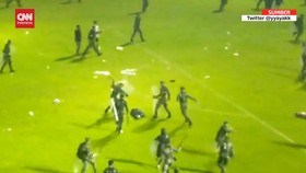 VIDEO: Detik-detik Horor Tragedi Kanjuruhan Usai Arema vs Persebaya