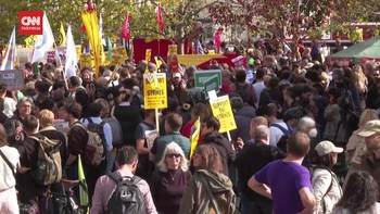 VIDEO: Demo Warga Inggris, Protes Kenaikan Harga Kebutuhan Pokok