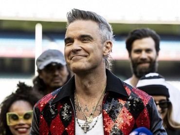 Bikin Film Dokumenter, Robbie Williams: Penuh Adegan Seks dan Narkoba