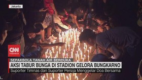 VIDEO: Aksi Tabur Bunga di Stadion Gelora Bung Karno