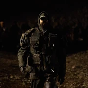 Kanye West Jadi Model di Fashion Show Balenciaga! Berjalan di Runway yang Penuh Lumpur