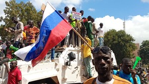 FOTO: Bendera Rusia Berkibar di Tengah Kudeta Burkina Faso
