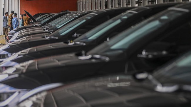 Target tersebut terbagi dari mobil listrik sebesar 2.197.780 unit dan motor listrik sebesar 13.469.000 unit.
