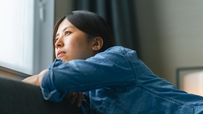 Cara Mengenali Orang yang Kesepian Secara Mental dan Emosional dari Obrolan Sehari-hari