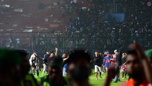 Round Up Tragedi Kanjuruhan: Sanksi Arema FC hingga soal Gas Air Mata
