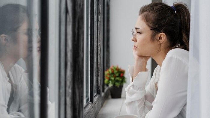 Koneksi melibatkan kemampuan menjadi diri sendiri di sekitar orang lain. Tapi kalau kamu telah menghabiskan seluruh hidupmu memenuhi ekspektasi teman dan keluarga, kamu mungkin merasa sulit untuk menjadi diri sendiri.