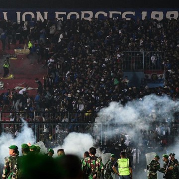 img-title Disebut yang Bikin Suporter Ricuh pada Tragedi Kanjuruhan, Ini Efek Gas Air Mata pada Tubuh Bila Sampai Terkena!