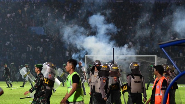 Amnesty Internasional Indonesia (AII) menilai ada unsur pelanggaran HAM dalam penembakan gas air mata oleh aparat yang menewaskan ratusan nyawa di Kanjuruhan.