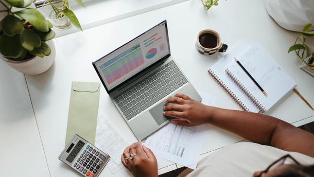 Strategi Manajemen Gudang, Panduan Memilih Antara Metode FIFO, FEFO, dan LIFO