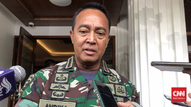 Panglima TNI menyebut kasus asusila Paspampres dan Kowad bukan pemerkosaan melainkan suka sama suka. Keduanya akan dijerat pidana dan dipecat.
