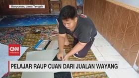VIDEO: Pelajar Raup Cuan dari Jualan Wayang & Jasa Penyiaran